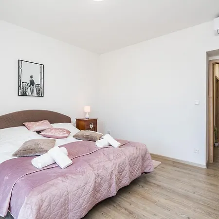 Perla Hradce 303 * Hradec Králové