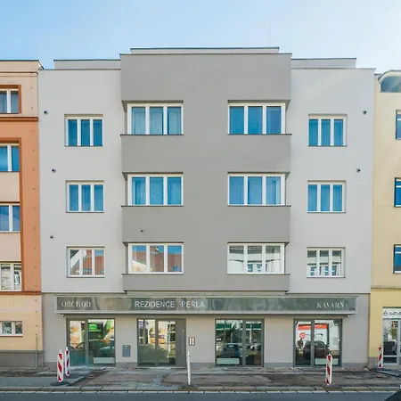Perla Hradce 303 *