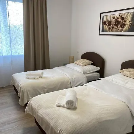 Perla Hradce 303 Апартаменты