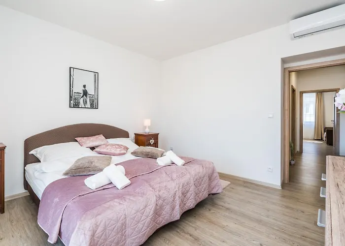 Perla Hradce 303 * Hradec Králové