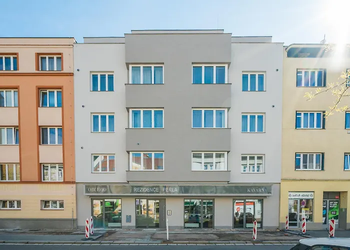Perla Hradce 303 *